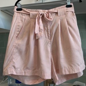 Pretty shorts in light pink
